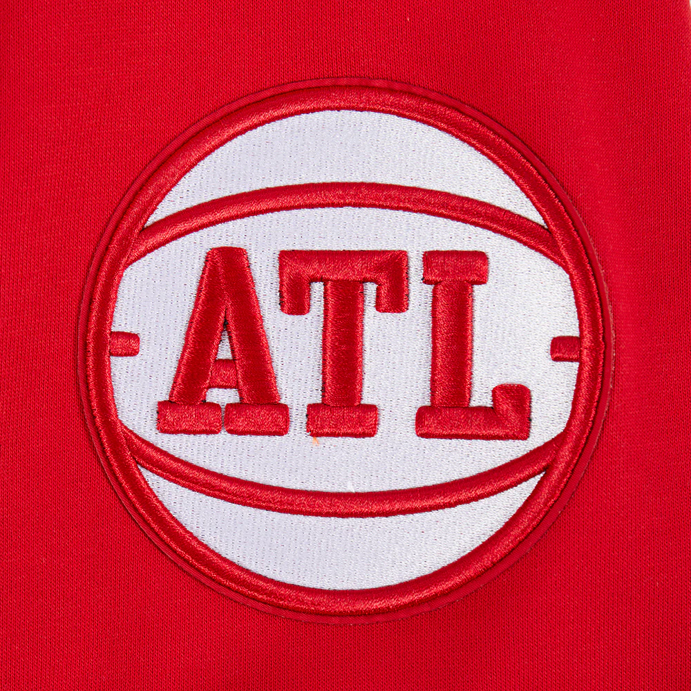 NBA ATLANTA HAWKS OLD ENGLISH MEN'S PULLOVER HOODIE (RED) - Image 6
