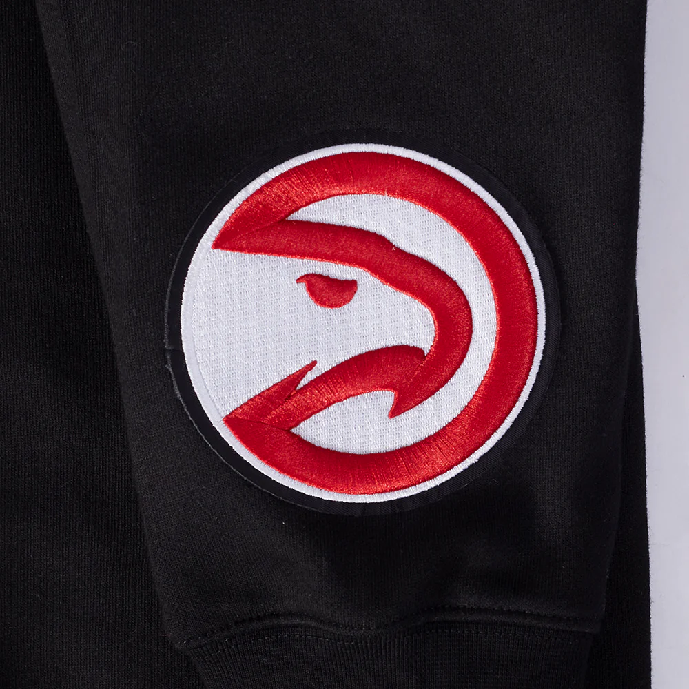 NBA ATLANTA HAWKS WINGSPAN MEN'S DROP SHOULDER FLEECE CREWNECK (BLACK) - Image 7