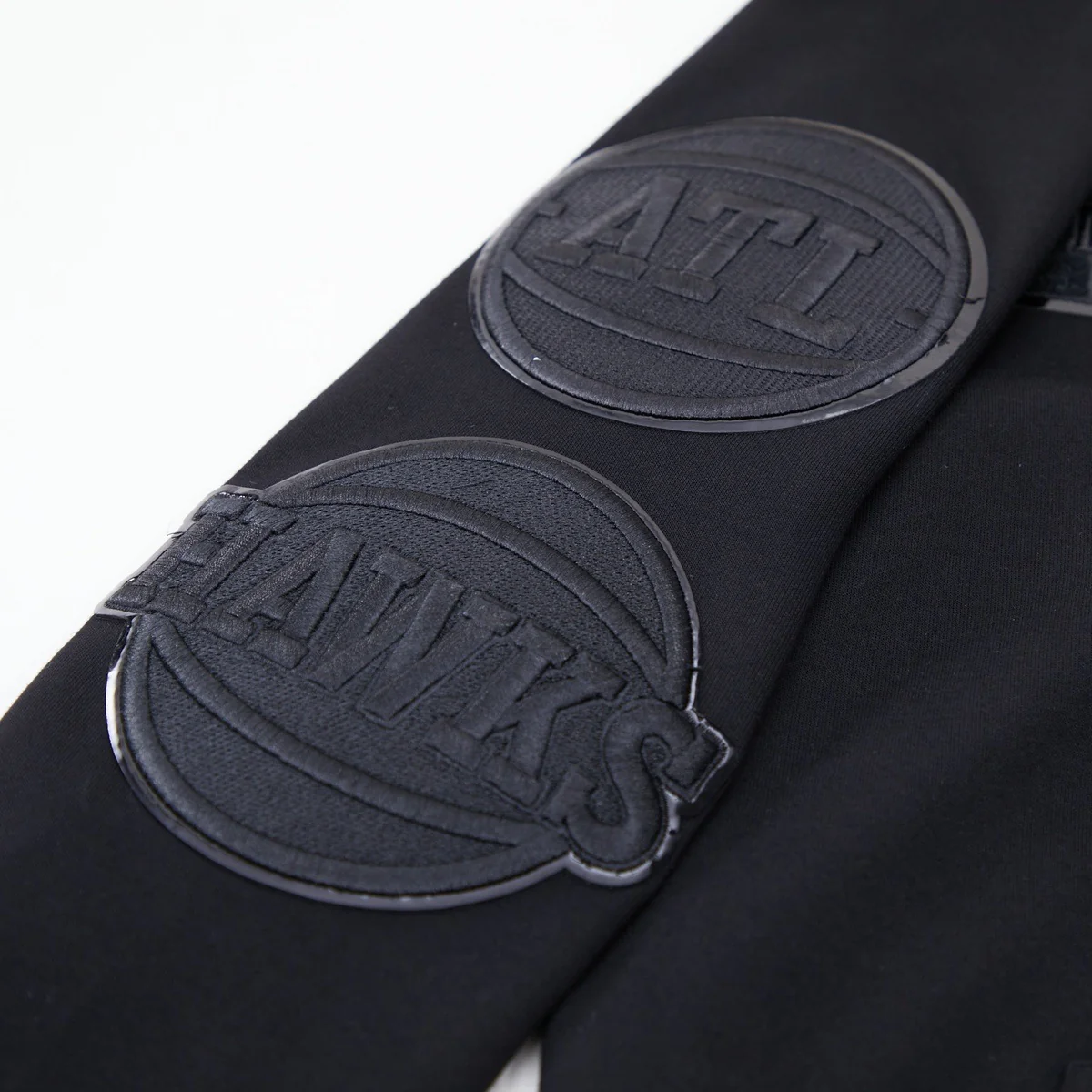 NBA ATLANTA HAWKS TRIPLE BLACK MEN'S PULLOVER HOODIE (TRIPLE BLACK) - Image 7