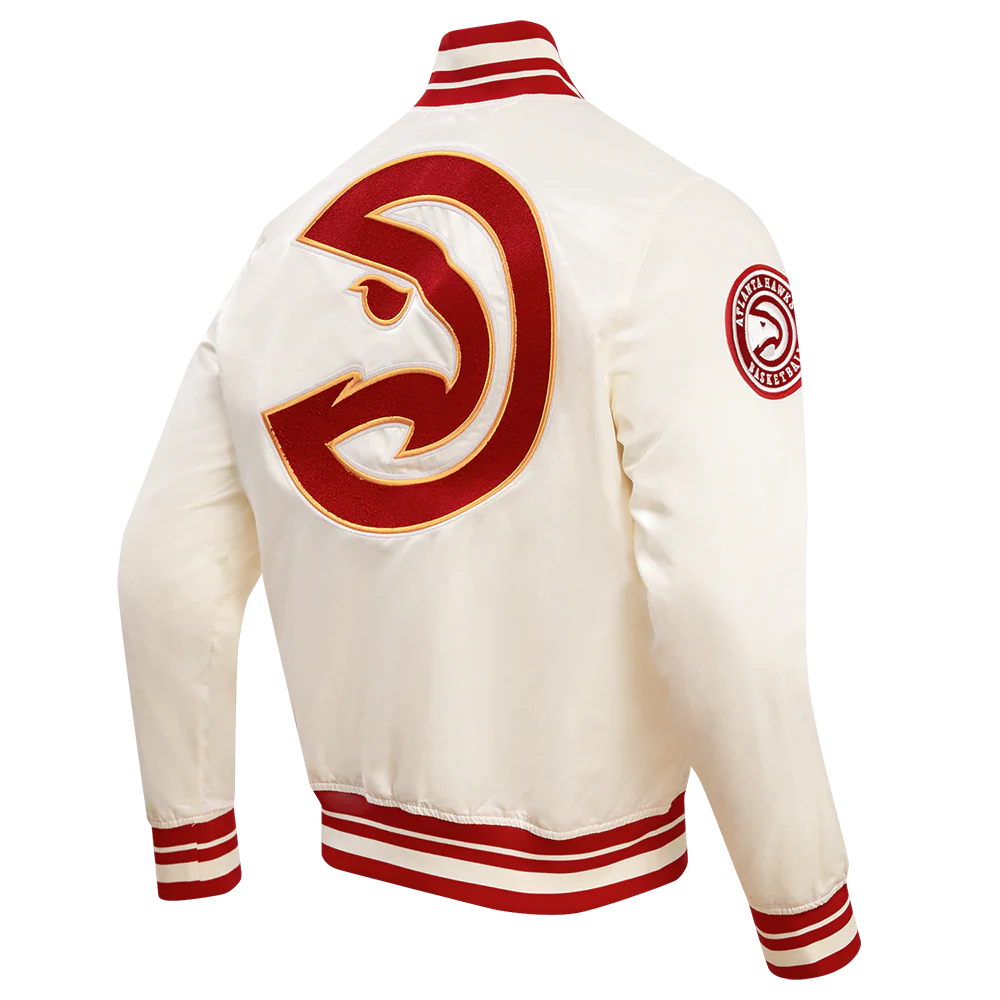 NBA ATLANTA HAWKS RETRO CLASSIC MEN'S RIB SATIN JACKET (EGGSHELL/ RED) - Image 3