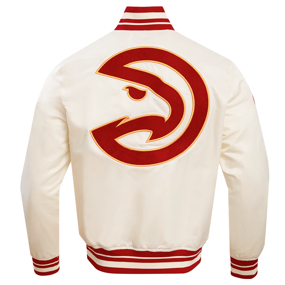 NBA ATLANTA HAWKS RETRO CLASSIC MEN'S RIB SATIN JACKET (EGGSHELL/ RED) - Image 4