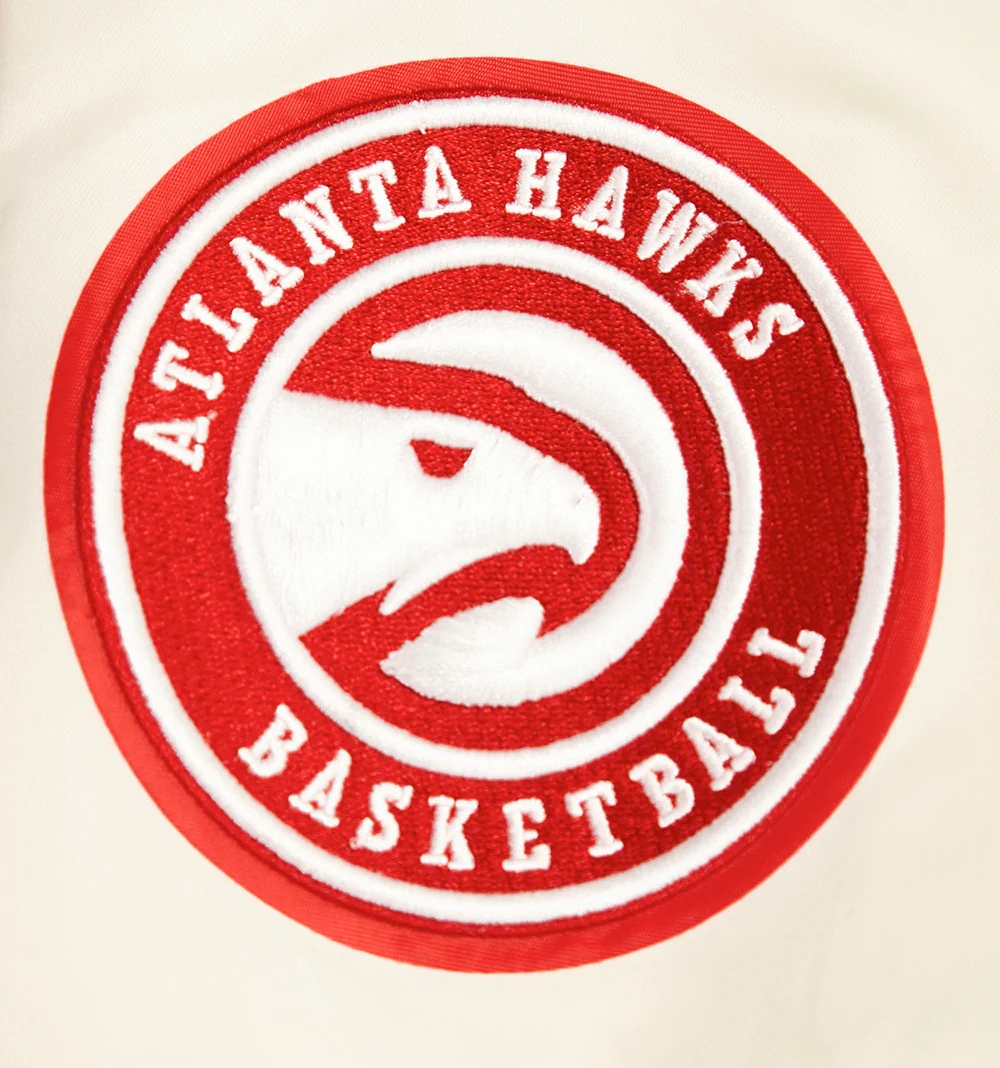 NBA ATLANTA HAWKS RETRO CLASSIC MEN'S RIB SATIN JACKET (EGGSHELL/ RED) - Image 6