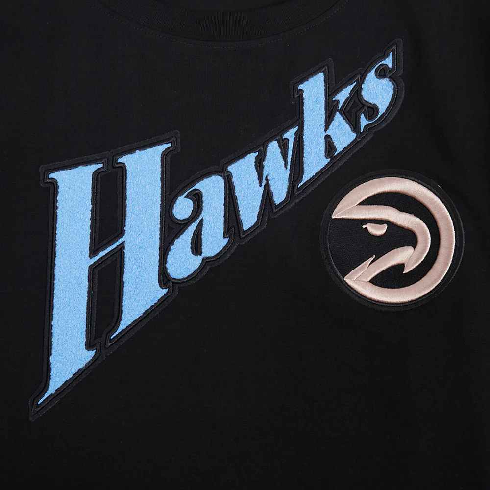 NBA ATLANTA HAWKS CITY EDITION 24-25 WOMEN'S SINGLE JERSEY BOXY TEE (BLACK) - Image 6