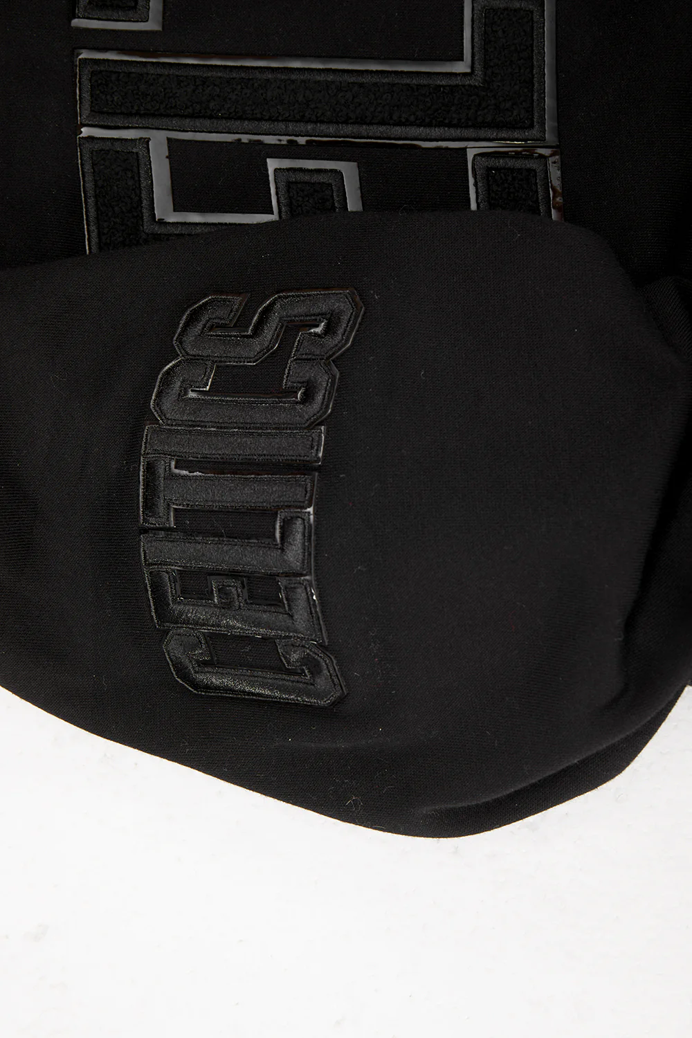 NBA BOSTON CELTICS TRIPLE BLACK BIG BOYS FLEECE PULLOVER HOODIE (BLACK) - Image 7