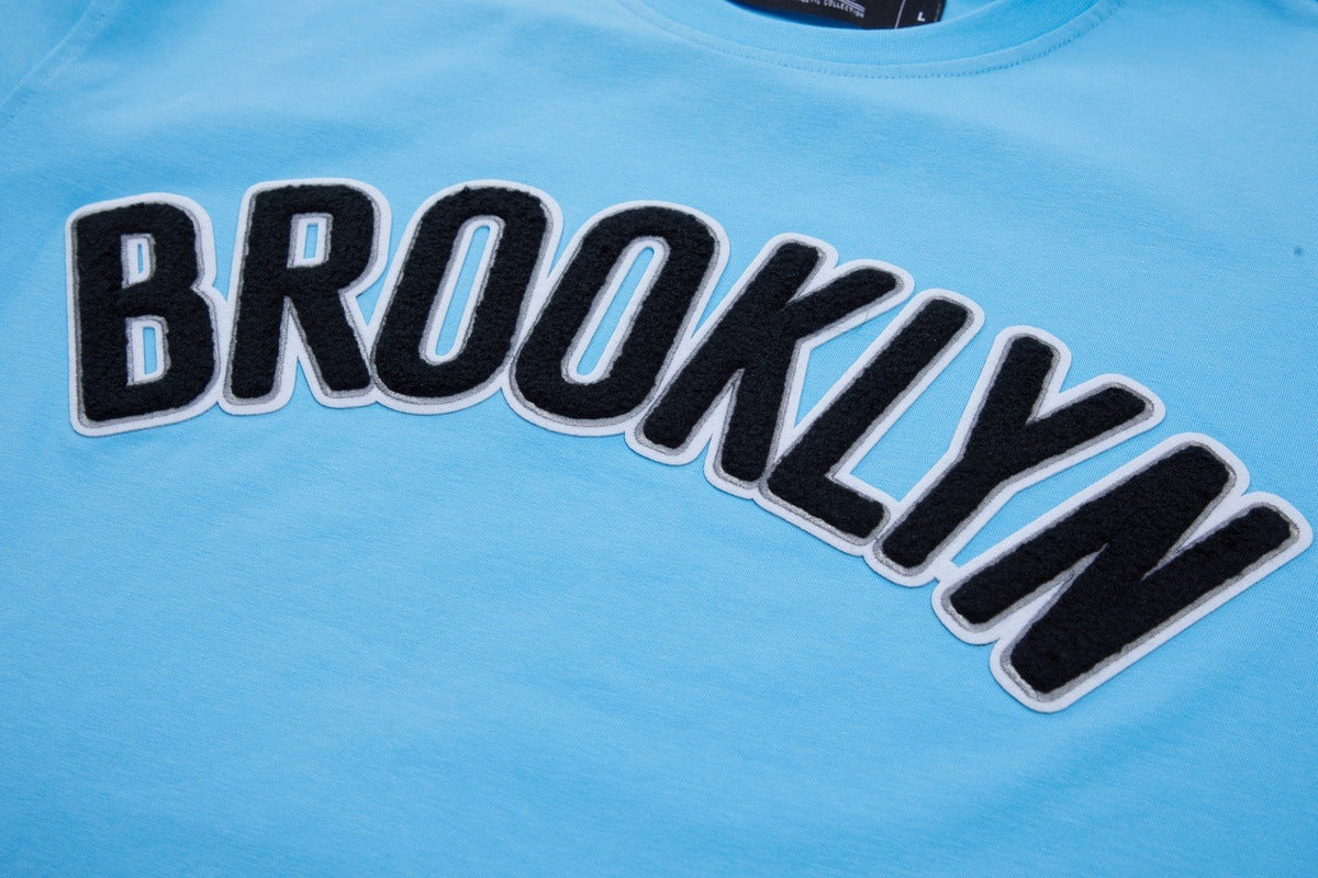 NBA BROOKLYN NETS CLASSIC CHENILLE MEN'S TEE (UNIVERSITY BLUE) - Image 6