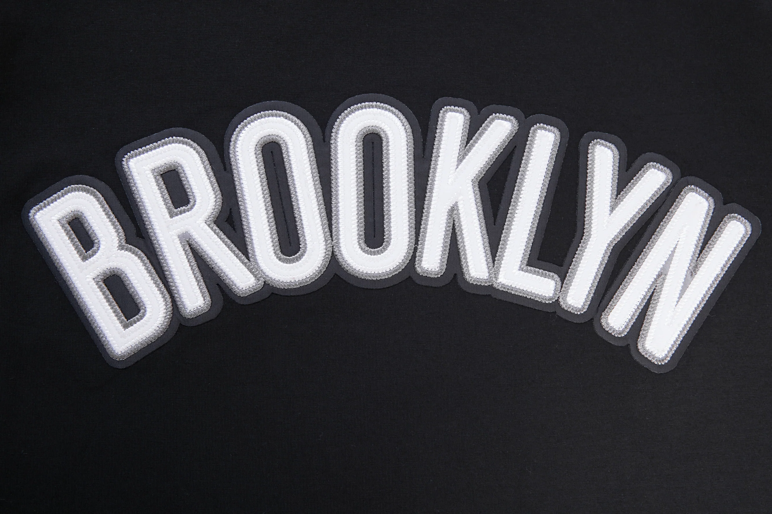 NBA BROOKLYN NETS TACKLE TWILL MEN'S TEE (BLACK) - Image 5