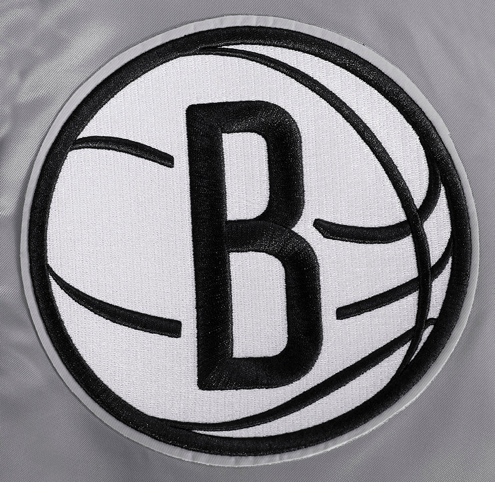 NBA BROOKLYN NETS SCRIPT TAIL MEN'S SATIN JACKET (GRAY) - Image 7