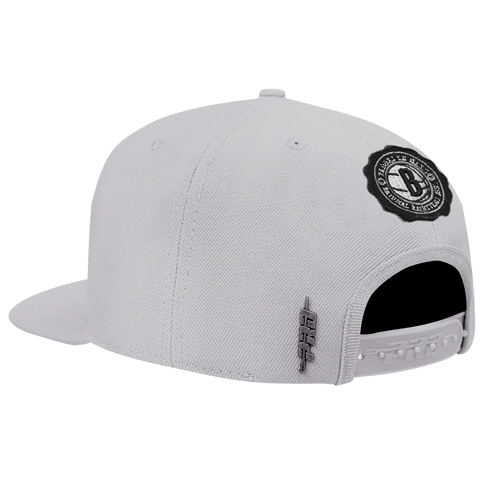 NBA BROOKLYN NETS CREST EMBLEM WORDMARK WOOL SNAPBACK HAT (GRAY) - Image 4