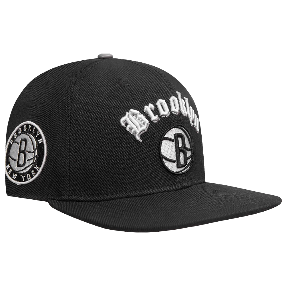 NBA BROOKLYN NETS OLD ENGLISH UNISEX 6 PANEL SNAPBACK HAT (BLACK) - Image 2