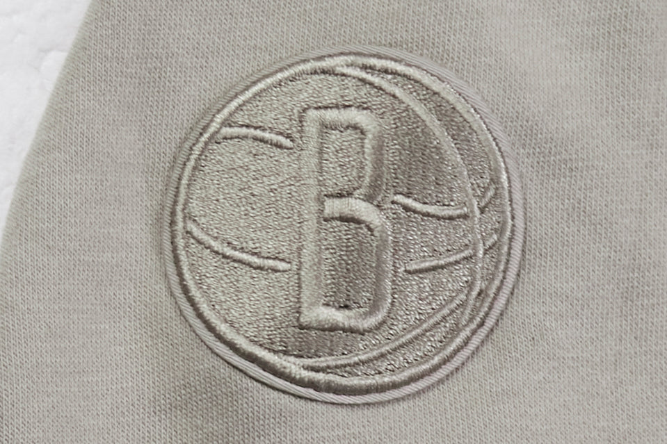 NBA BROOKLYN NETS NEUTRAL LITTLE BOYS FLEECE PULLOVER HOODIE (TAUPE) - Image 7