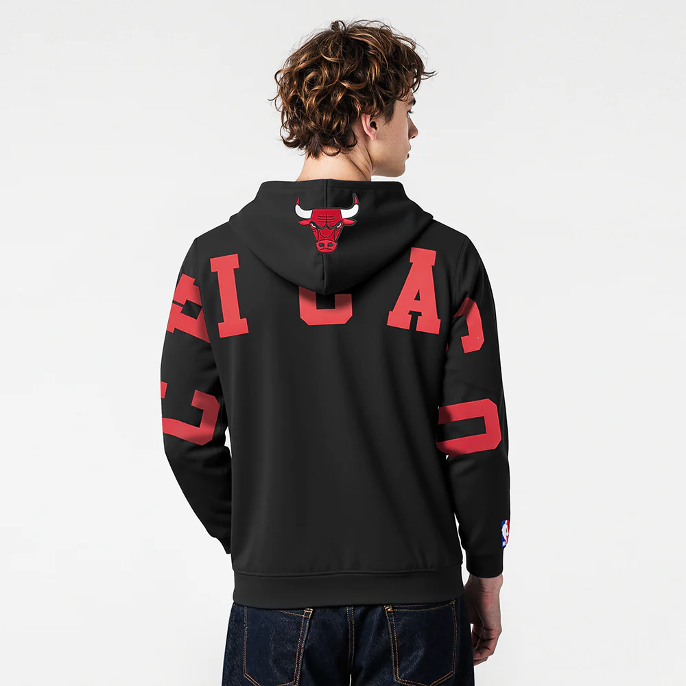 NBA CHICAGO BULLS WINGSPAN MEN'S DROP SHOULDER FLEECE PULLOVER HOODIE (BLACK)