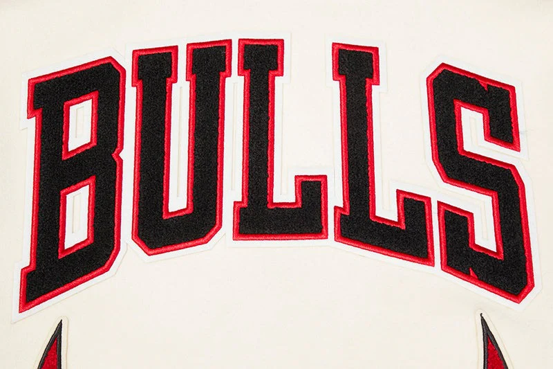 NBA CHICAGO BULLS RETRO CLASSIC MEN'S RIB WOOL VARSITY JACKET (EGGSHELL/RED) - Image 5