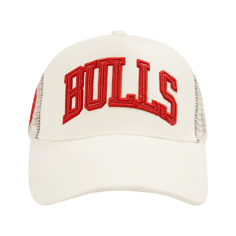 NBA CHICAGO BULLS TRIPLE TONAL TRUCKER HAT (EGGSHELL)