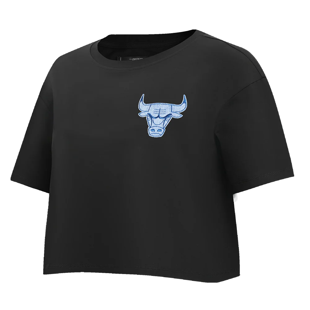 NBA CHICAGO BULLS VARSITY BLUES WOMEN'S BOXY TEE (BLACK) - Image 2