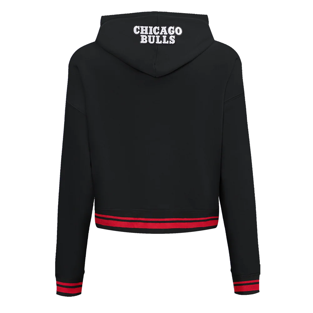 NBA CHICAGO BULLS SCRIPT TAIL WOMEN'S RIB FLEECE CROPPED PULLOVER HOODIE (BLACK/RED/BLACK) - Image 4