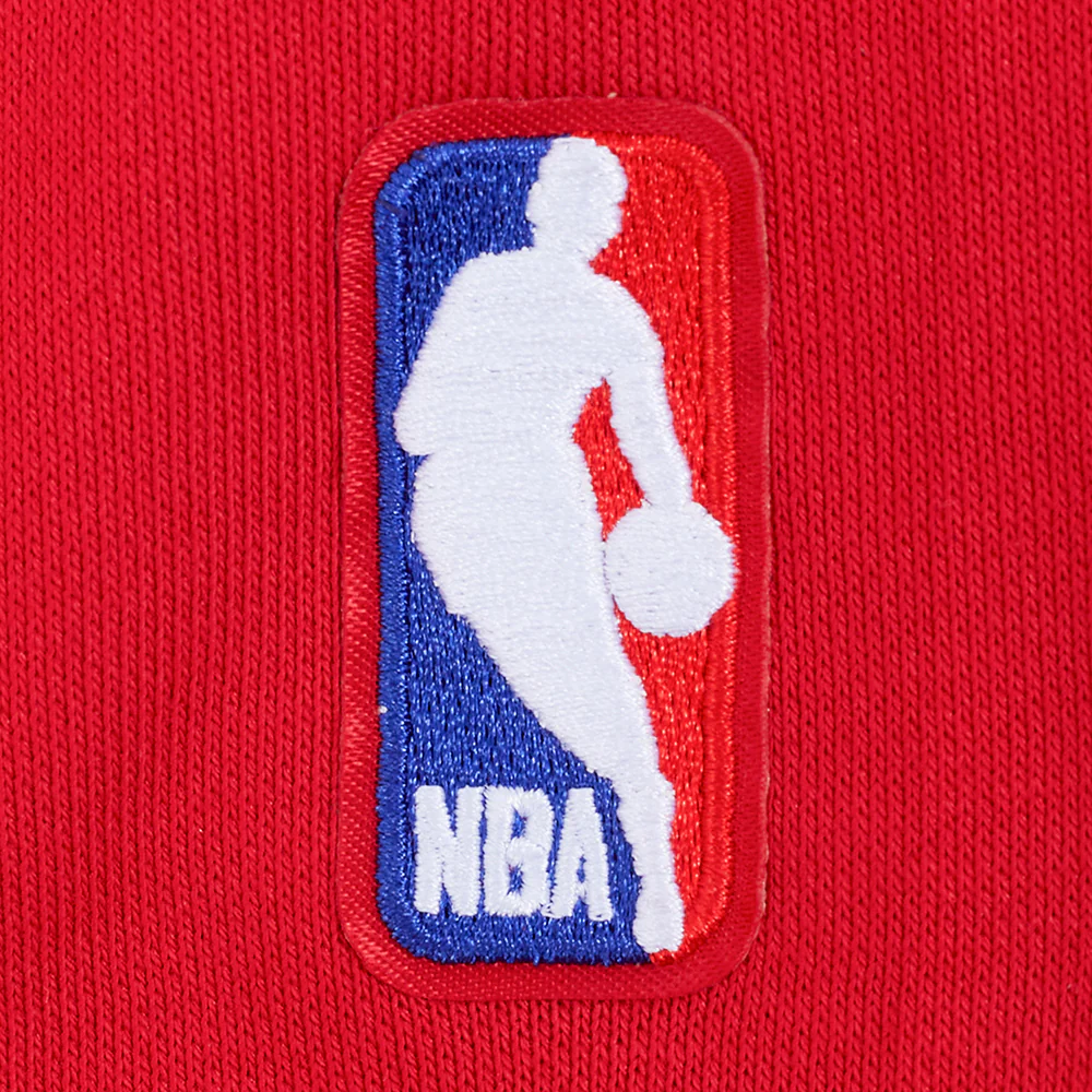 NBA CHICAGO BULLS OLD ENGLISH WOMEN'S FLC CREWNECK (RED) - Image 13