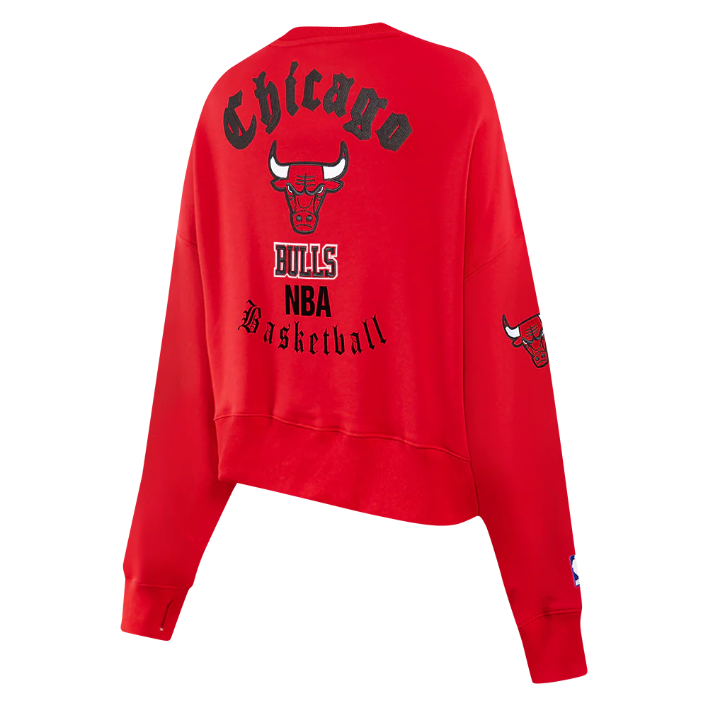 NBA CHICAGO BULLS OLD ENGLISH WOMEN'S FLC CREWNECK (RED) - Image 4