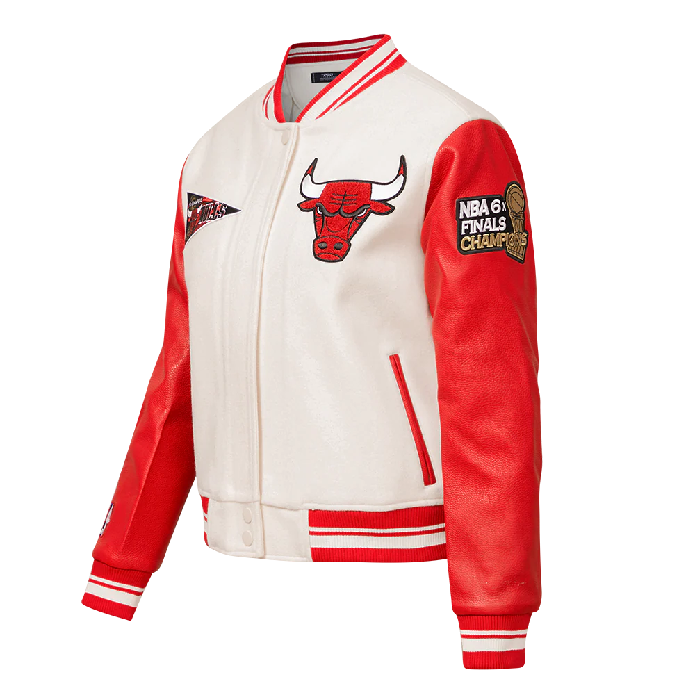 NBA CHICAGO BULLS RETRO CLASSIC WOMEN'S RIB WOOL VARSITY JACKET (EGGSHELL/ RED) - Image 2