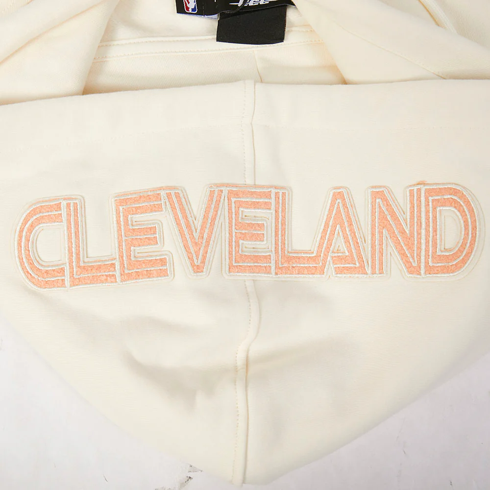 NBA CLEVELAND CAVALIERS CITY EDITION 25-26 MEN'S RIB FLC PO HOODIE (EGGSHELL/WINE) - Image 8