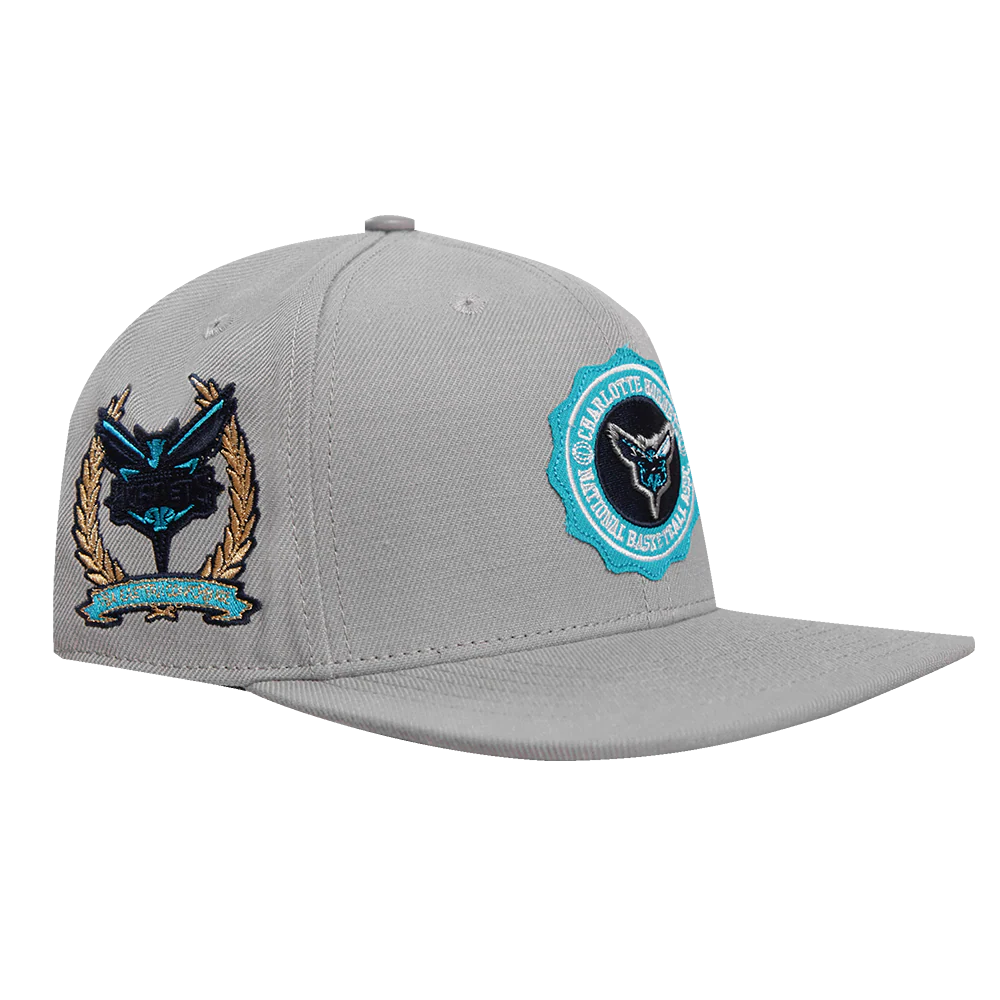 NBA CHARLOTTE HORNETS CREST EMBLEM WOOL SNAPBACK HAT (GRAY) - Image 2