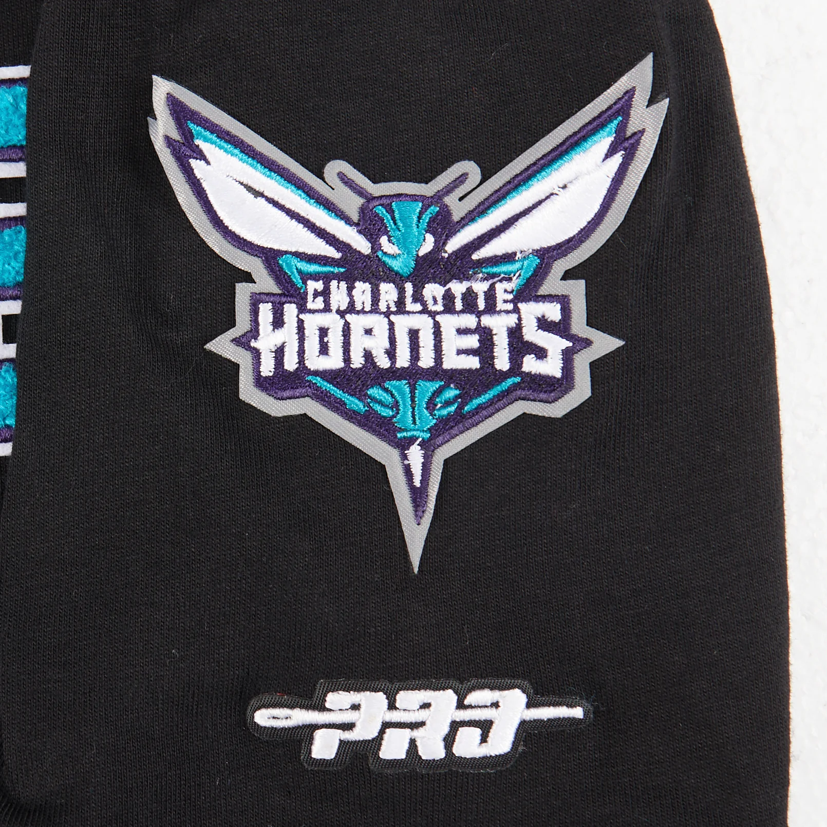 NBA CHARLOTTE HORNETS CLASSIC LITTLE BOYS SHORT SLEEVE STRIPED RIB TEE (BLACK/GRAY) - Image 7