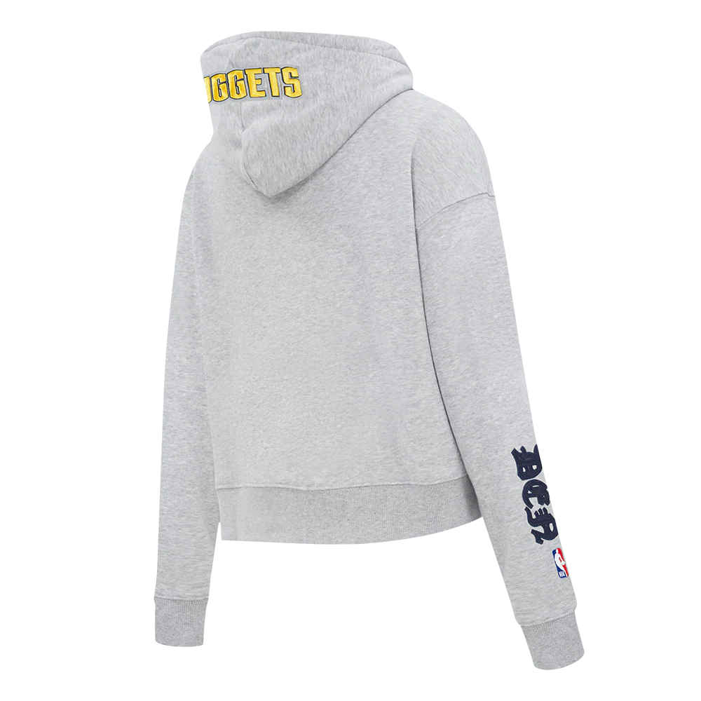 NBA DENVER NUGGETS OLD ENGLISH WOMEN'S FLC CROPPED PO HOODIE (HEATHER GREY) - Image 4