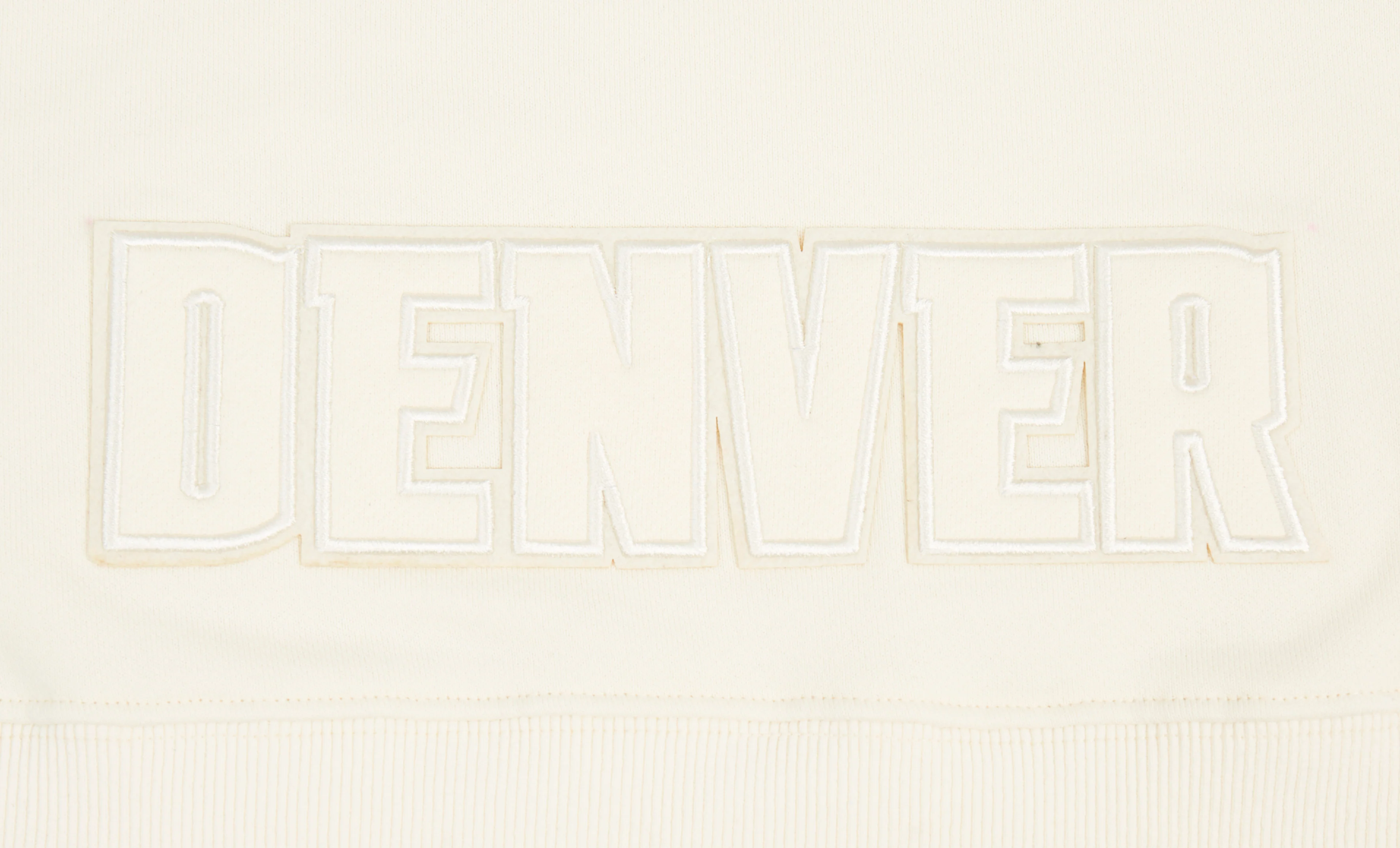 NBA DENVER NUGGETS NEUTRAL WOMEN'S CROPPED PULLOVER HOODIE (EGGSHELL) - Image 7