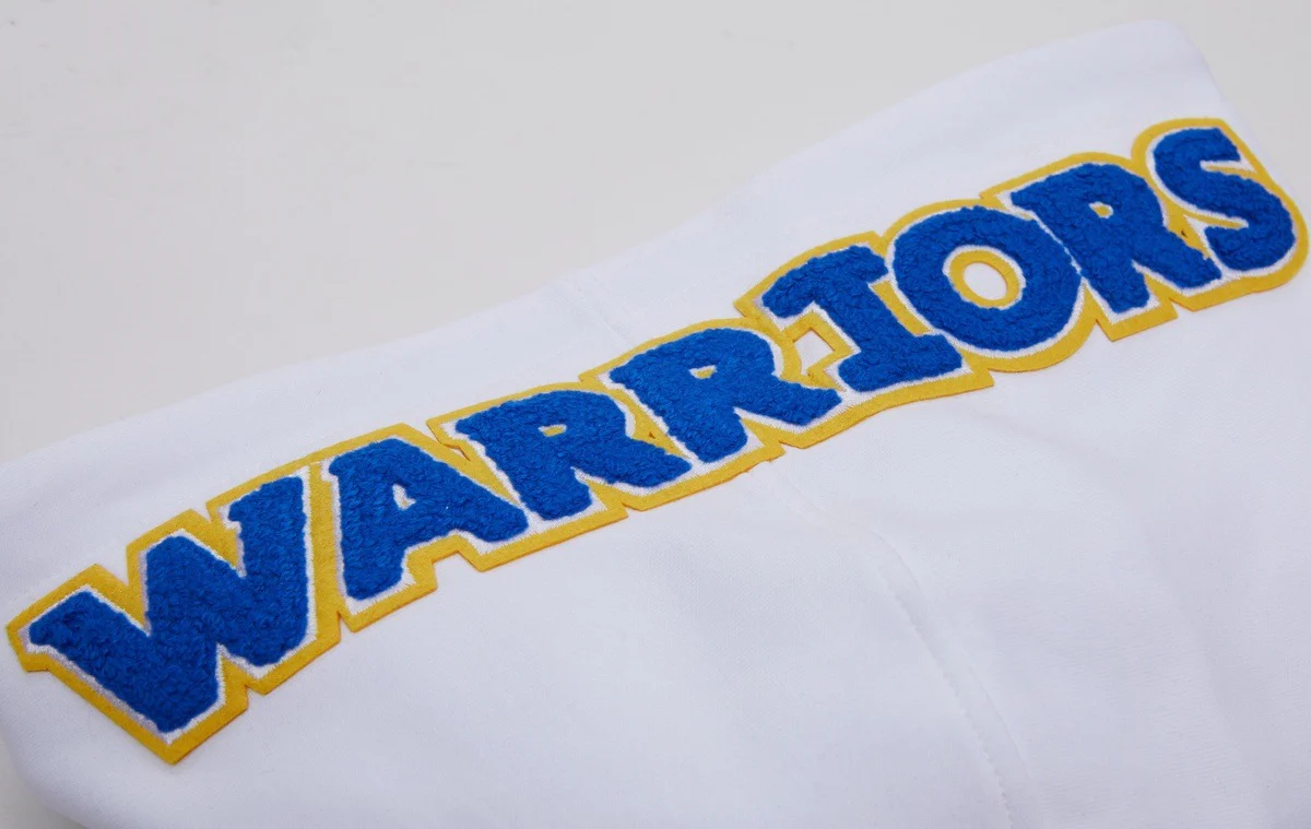 NBA GOLDEN STATE WARRIORS CLASSIC CHENILLE MEN'S FULL ZIP PULLOVER HOODIE (WHITE) - Image 9