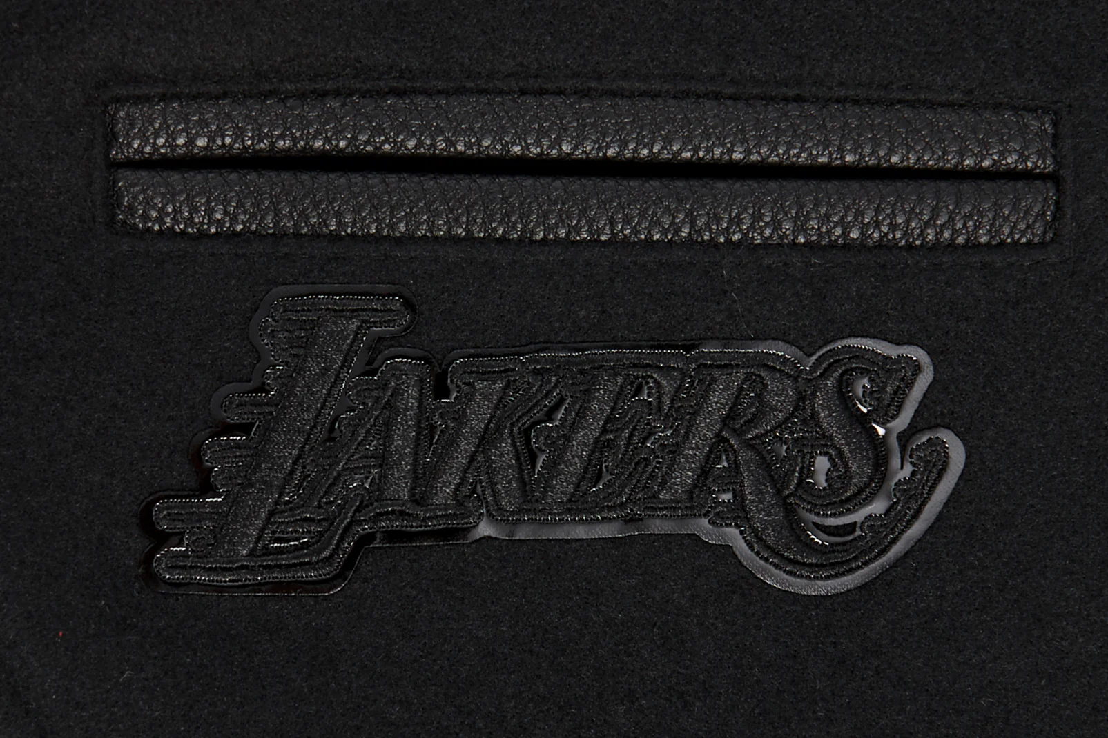 NBA LOS ANGELES LAKERS TRIPLE BLACK BIG BOYS WOOL VARSITY JACKET (JET BLACK) - Image 7