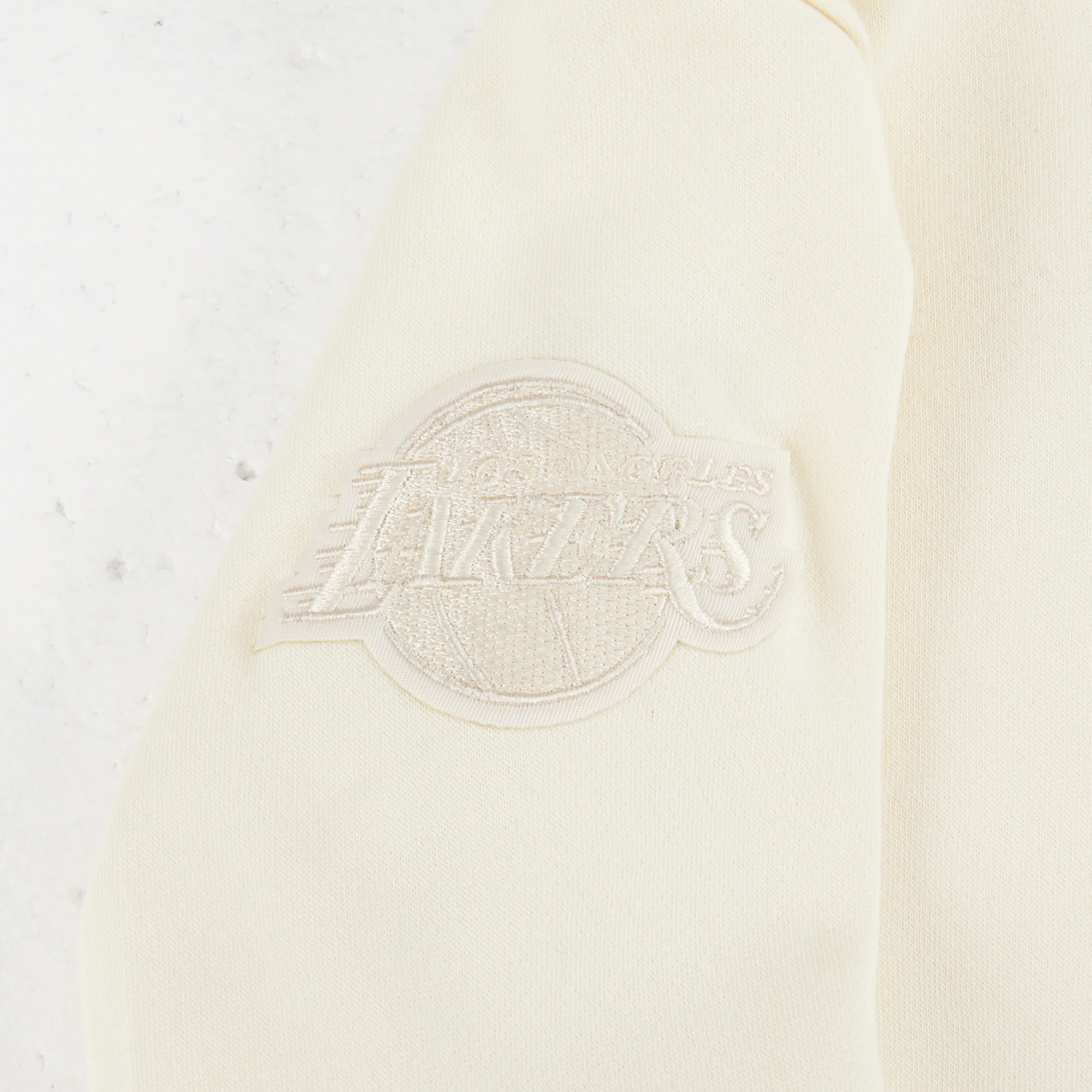 NBA LOS ANGELES LAKERS NEUTRAL TODDLER GIRLS FLEECE CREWNECK (EGGSHELL) - Image 4