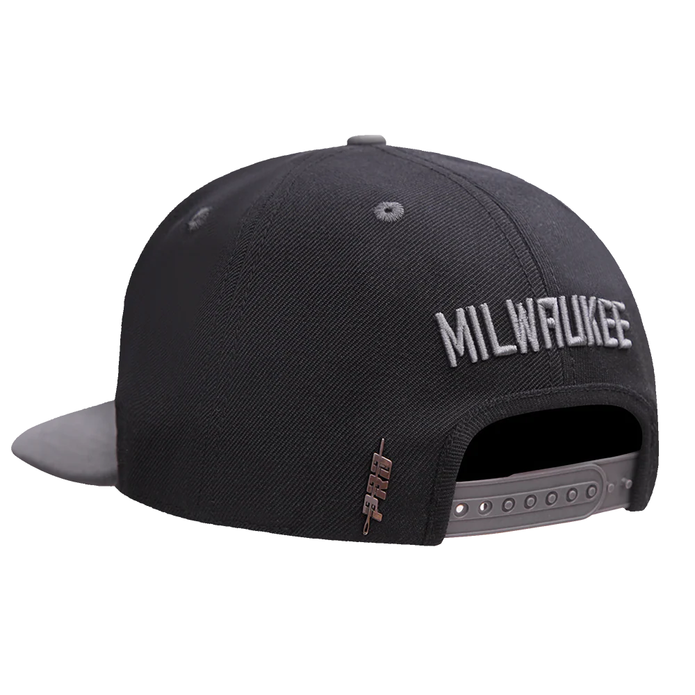 NBA MILWAUKEE BUCKS STIVALI 2 TONE COTTON SNAPBACK HAT (BLACK/GRAY) - Image 4