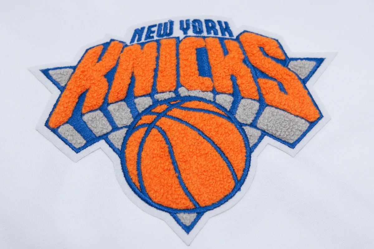NBA NEW YORK KNICKS CLASSIC CHENILLE MEN'S SHORT (WHITE) - Image 6