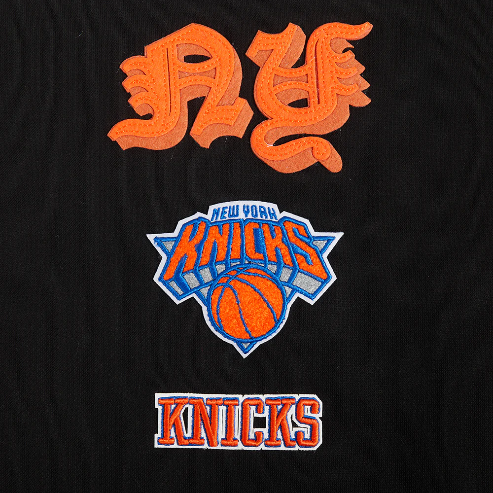 NBA NEW YORK KNICKS OLD ENGLISH WOMEN'S FLC CREWNECK (BLACK) - Image 7