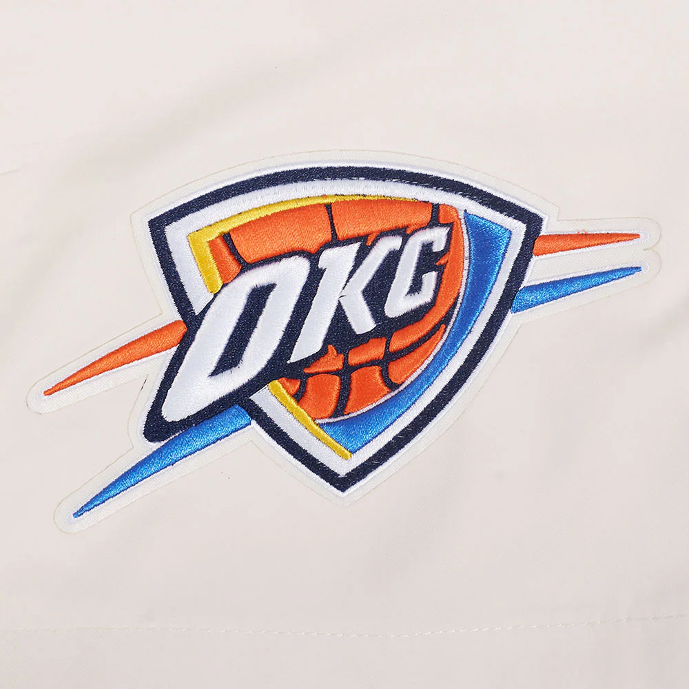 NBA OKLAHOMA CITY THUNDER CLASSIC MEN'S WOVEN SHORT (EGGSHELL) - Image 6
