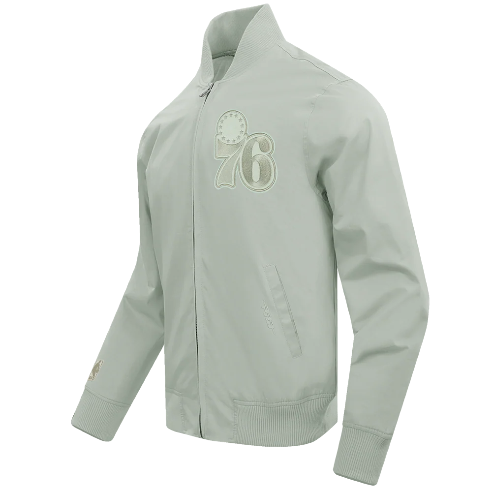 NBA PHILADELPHIA 76ERS NEUTRAL MEN'S TWILL JACKET (MOSS) - Image 2