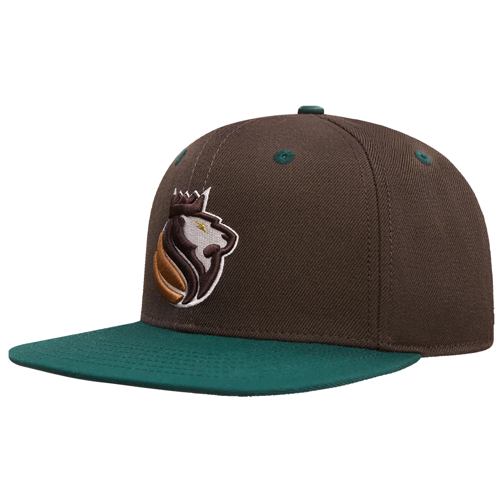 NBA SACRAMENTO KINGS STIVALI 2 TONE COTTON SNAPBACK HAT (BROWN/FOREST GREEN) - Image 3
