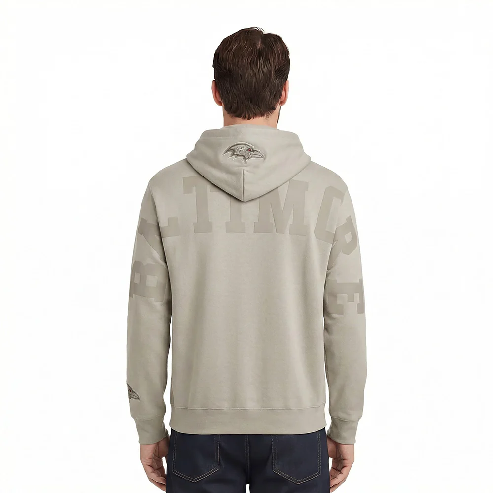 NFL BALTIMORE RAVENS WINGSPAN MEN'S DROP SHOULDER FLC PO HOODIE (TAUPE)