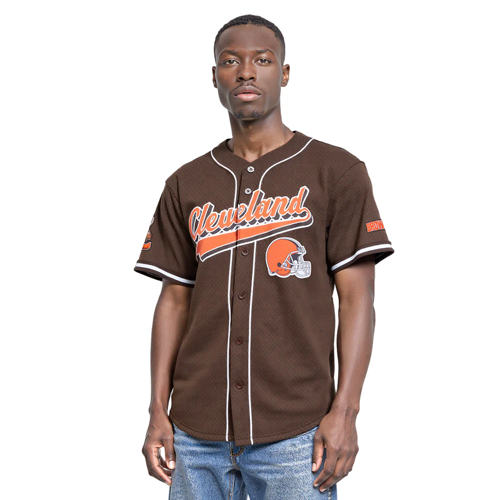 NFL CLEVELAND BROWNS SCRIPT TAIL MEN'S MESH BUTTON DOWN SHIRT (BROWN)