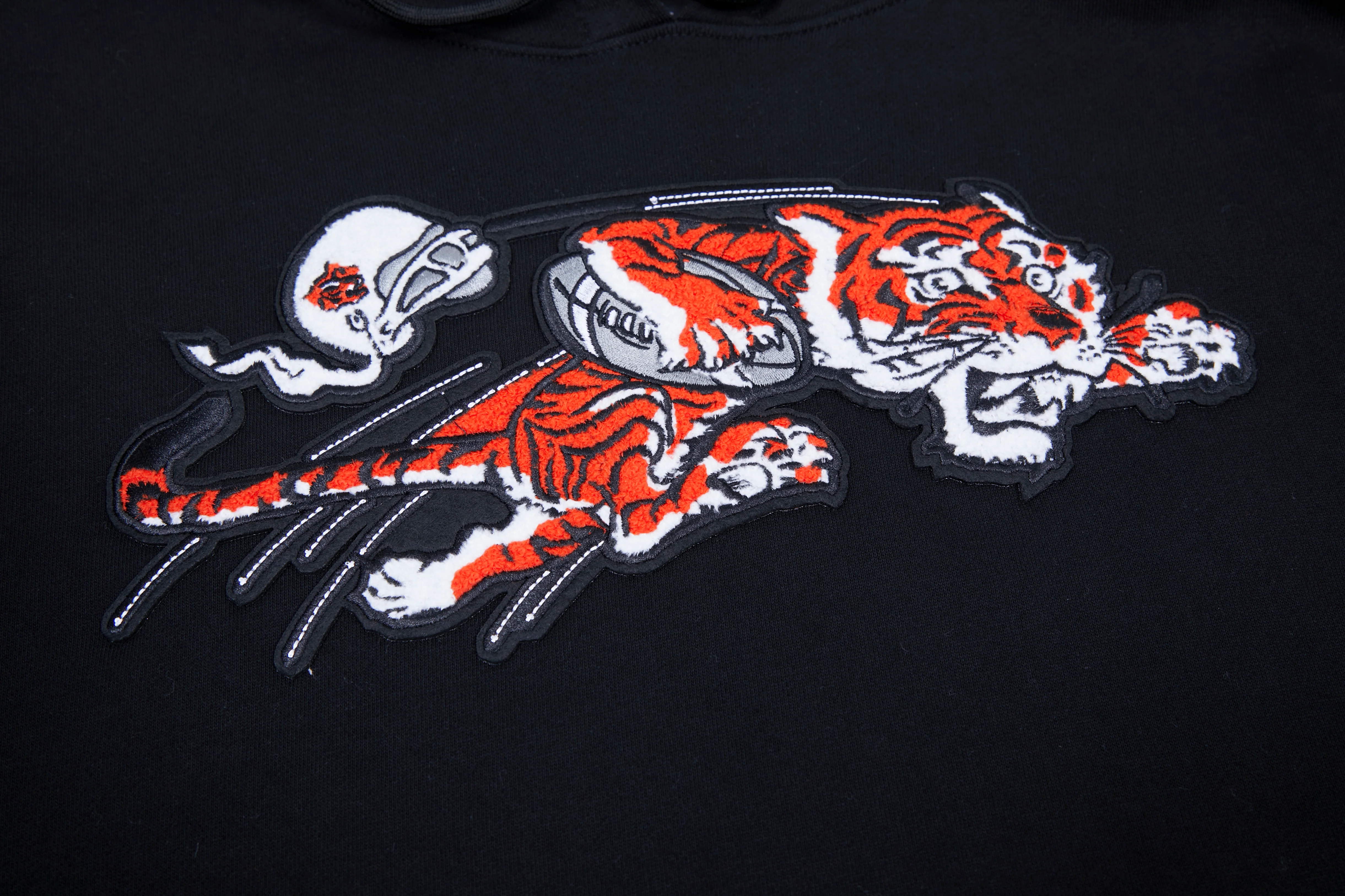NFL CINCINNATI BENGALS RETRO CLASSIC MEN'S PULLOVER HOODIE (BLACK/ORANGE) - Image 13