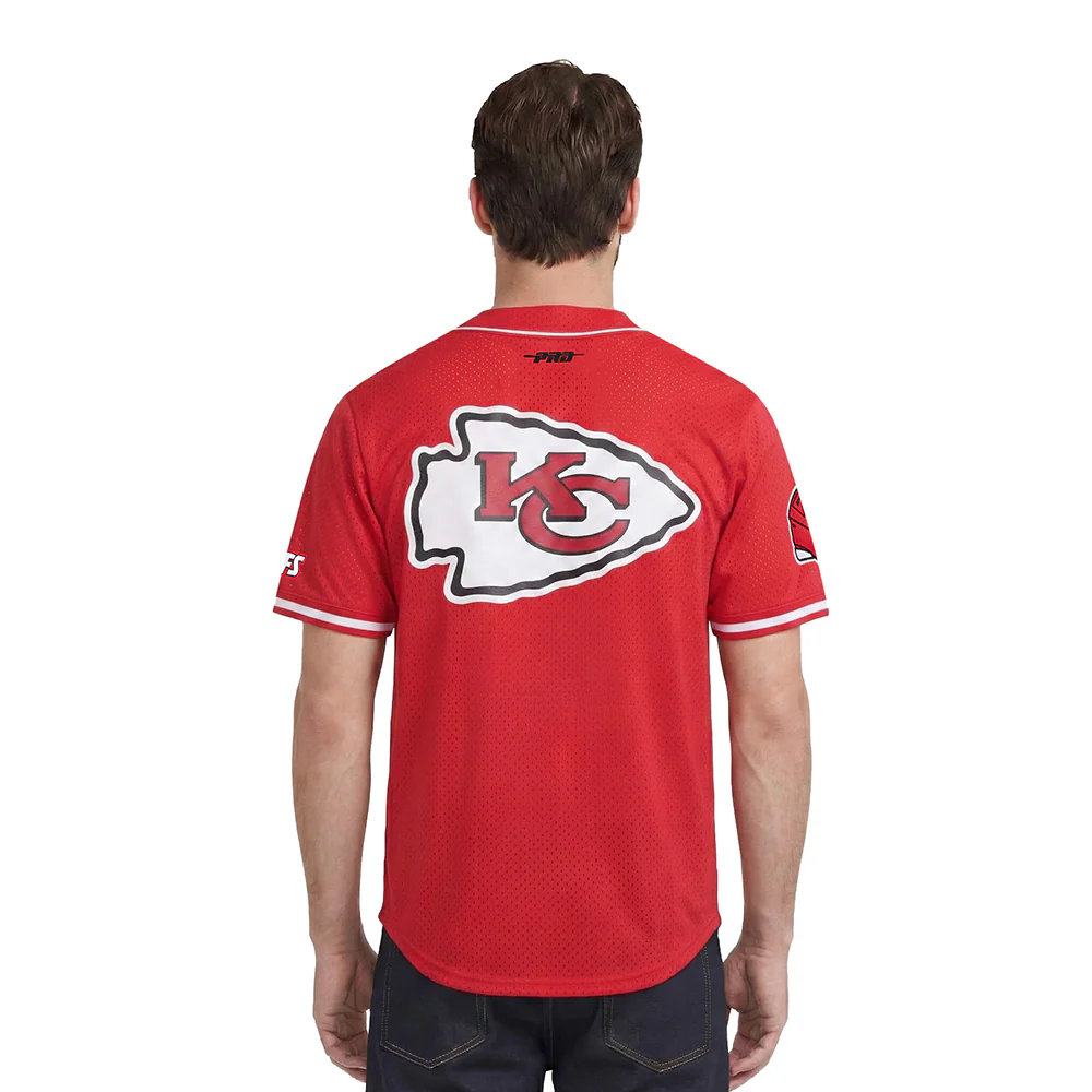 NFL KANSAS CITY CHIEFS SCRIPT TAIL MEN'S MESH BUTTON DOWN SHIRT (RED) - Image 2
