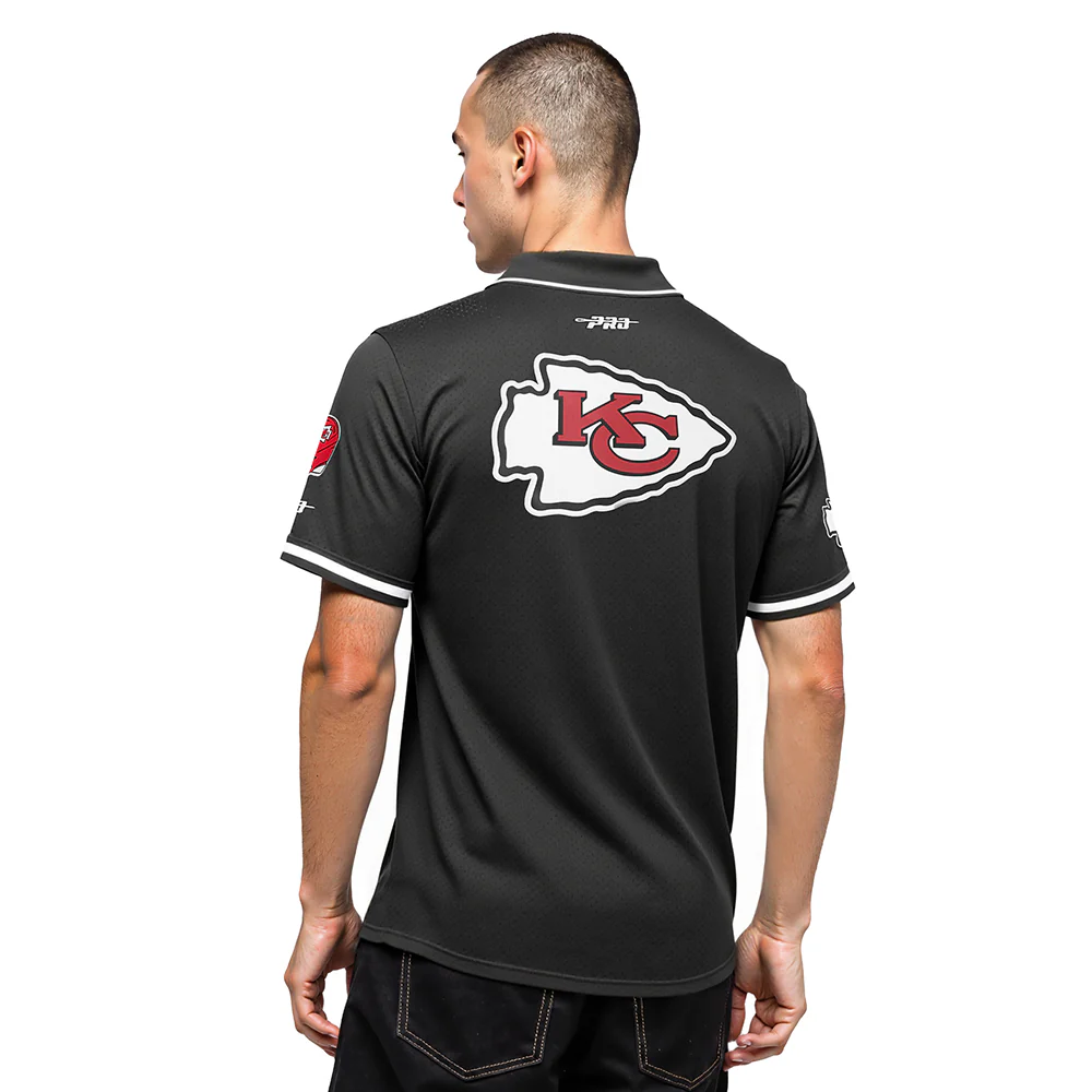 NFL KANSAS CITY CHIEFS PATRICK MAHOMES #15 CLASSIC MESH PNN MEN'S MESH BUTTON DOWN SHIRT (BLACK) - Image 2