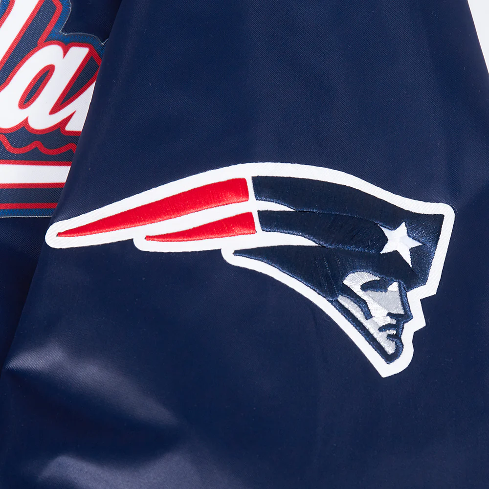 NFL NEW ENGLAND PATRIOTS SCRIPT TAIL MEN'S SATIN JACKET (MIDNIGHT NAVY/RED/MIDNIGHT NAVY) - Image 11