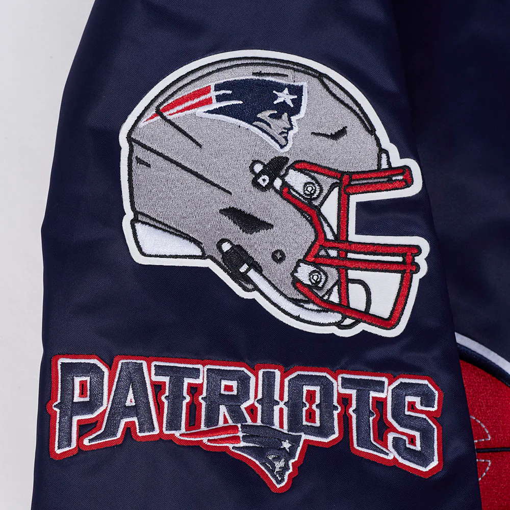 NFL NEW ENGLAND PATRIOTS OLD ENGLISH MEN'S RIB SATIN JACKET (MIDNIGHT NAVY/RED/MIDNIGHT NAVY) - Image 8