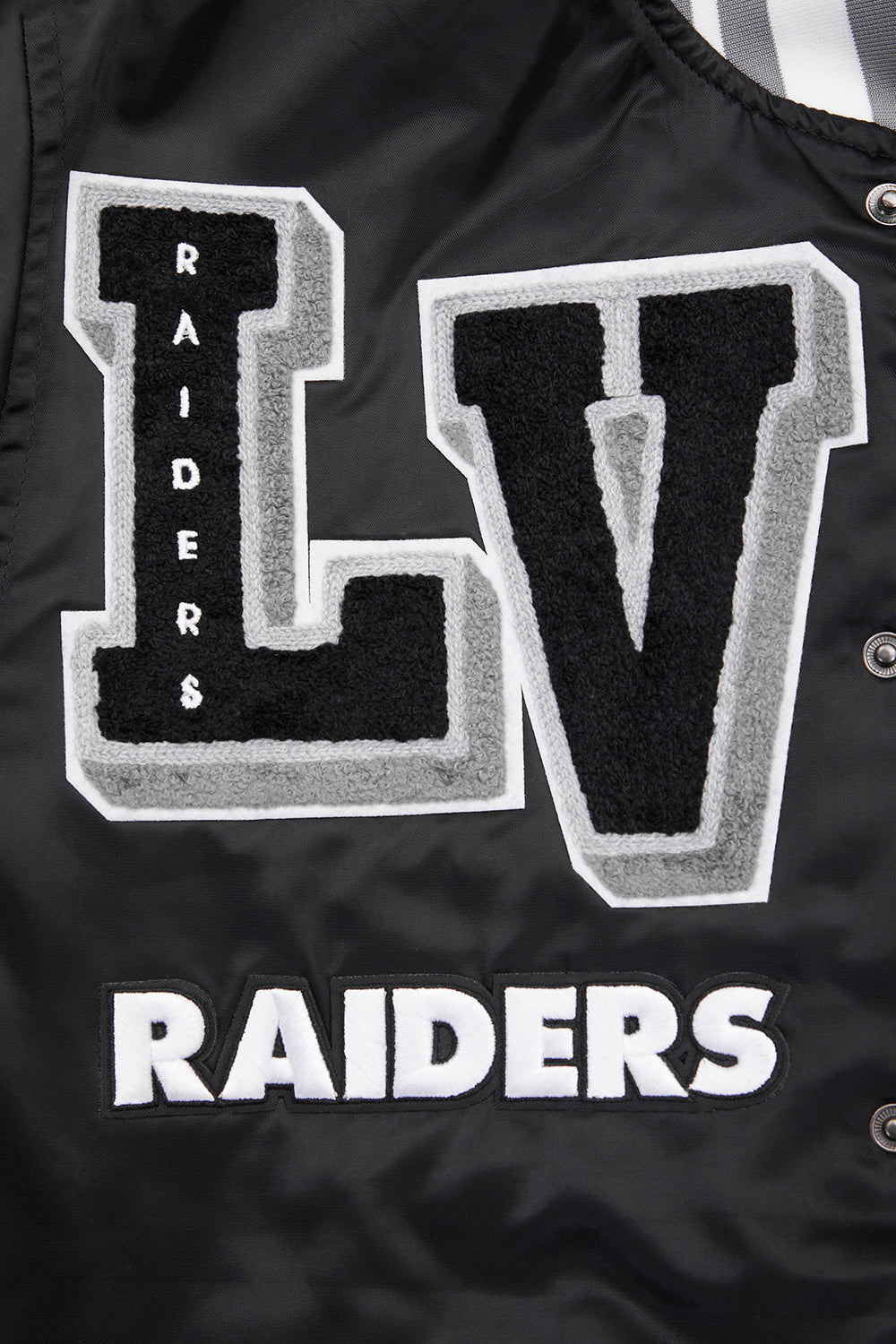 NFL LAS VEGAS RAIDERS MASHUP MEN'S RIB SATIN JACKET (BLACK/GRAY) - Image 7