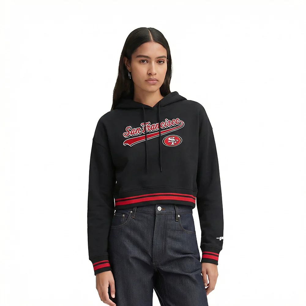 NFL SAN FRANCISCO 49ERS SCRIPT TAIL WOMEN'S RIB FLEECE CROPPED PULLOVER HOODIE (BLACK/RED/BLACK)