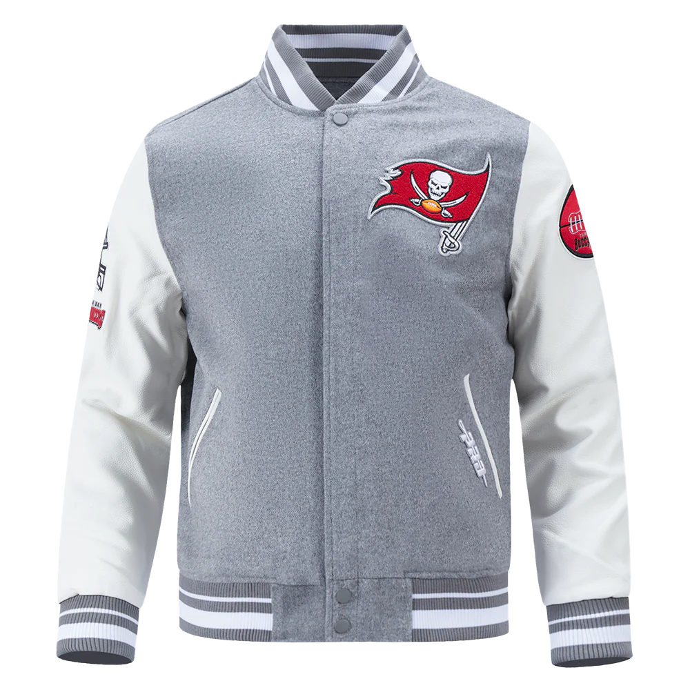NFL TAMPA BAY BUCCANEERS OLD ENGLISH MEN'S RIB WOOL VARSITY JACKET (HEATHER GREY/WHITE)