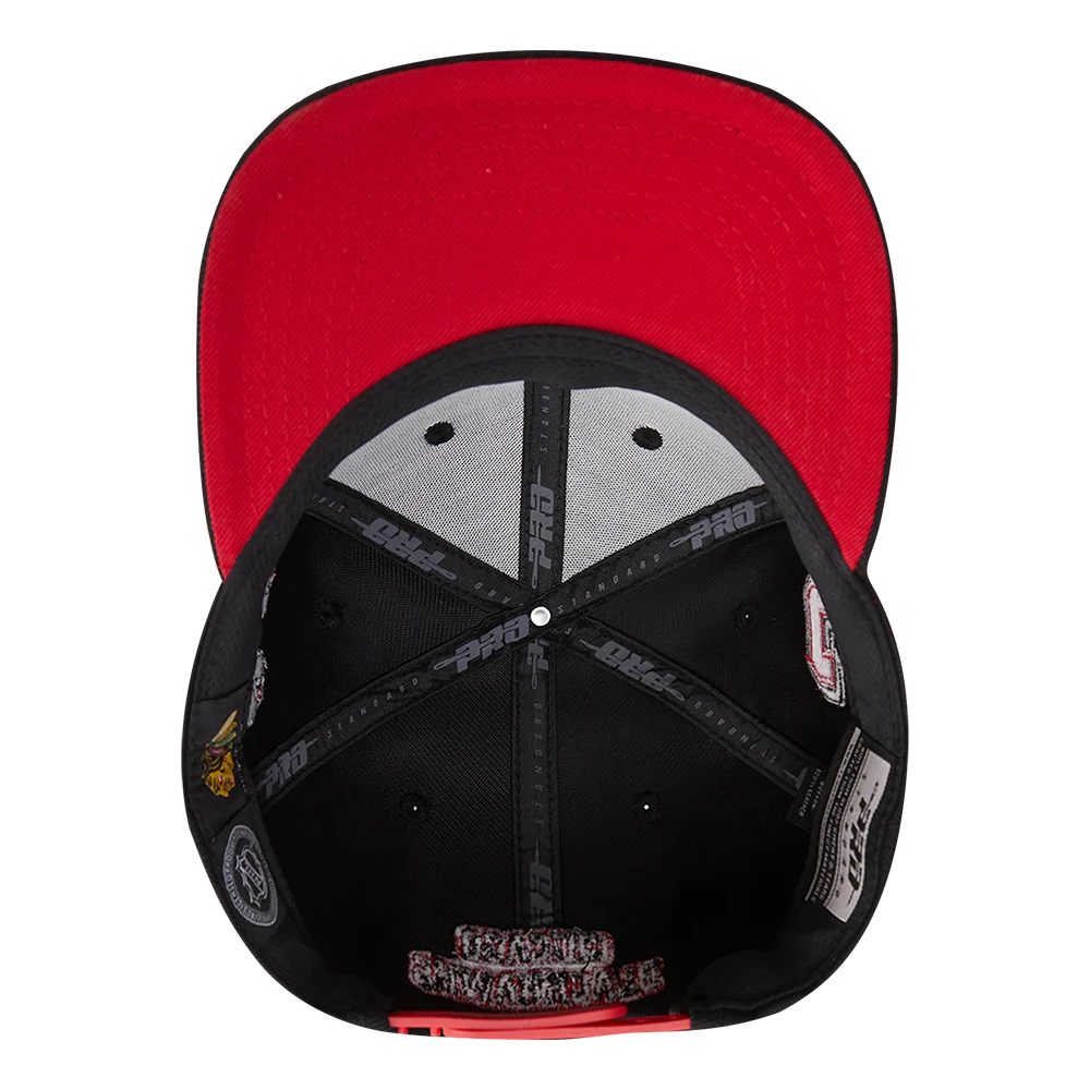 NHL CHICAGO BLACKHAWKS OLD ENGLISH UNISEX 6 PANEL SNAPBACK HAT (BLACK) - Image 6