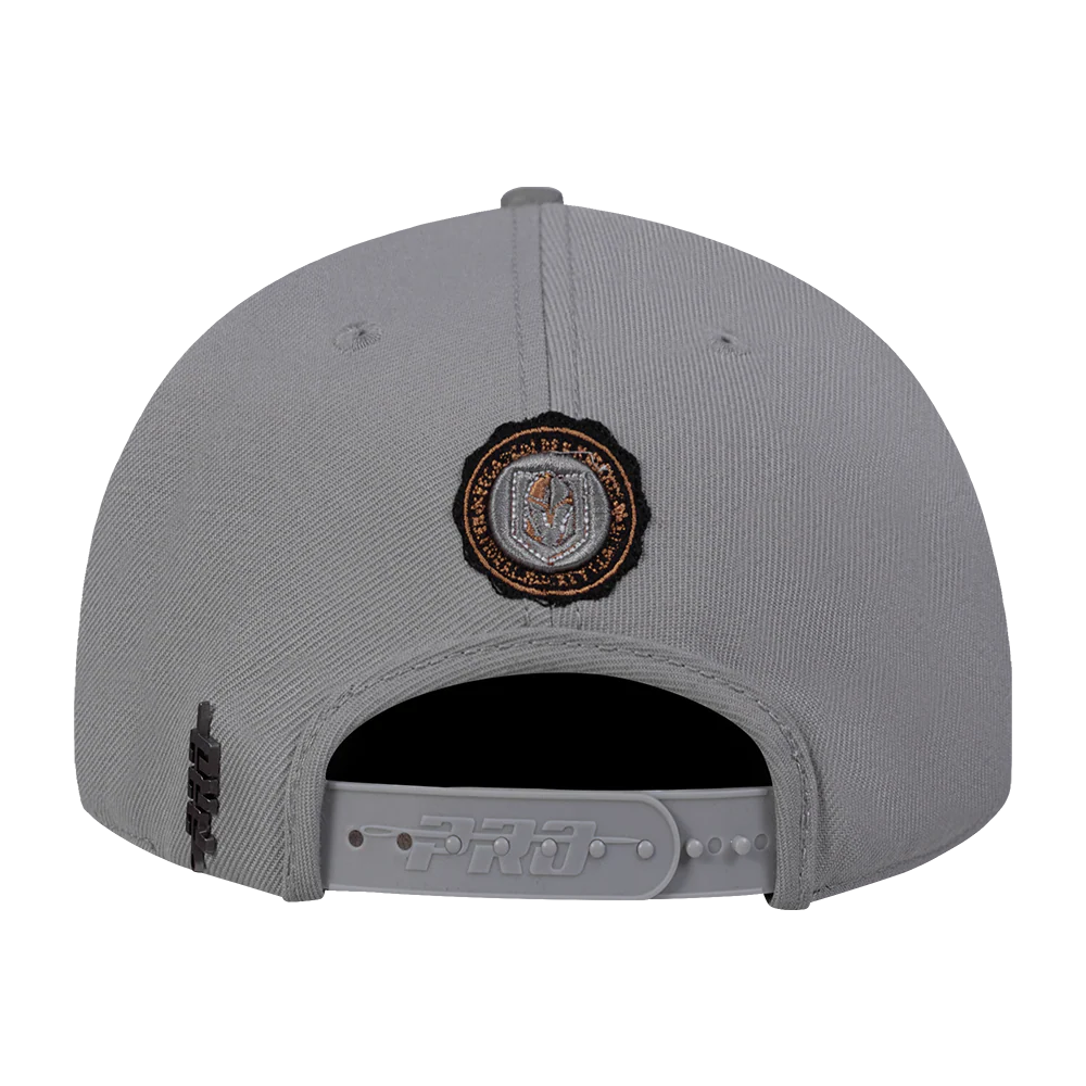 NHL VEGAS GOLDEN KNIGHTS CREST EMBLEM WORDMARK WOOL SNAPBACK HAT (GRAY) - Image 4