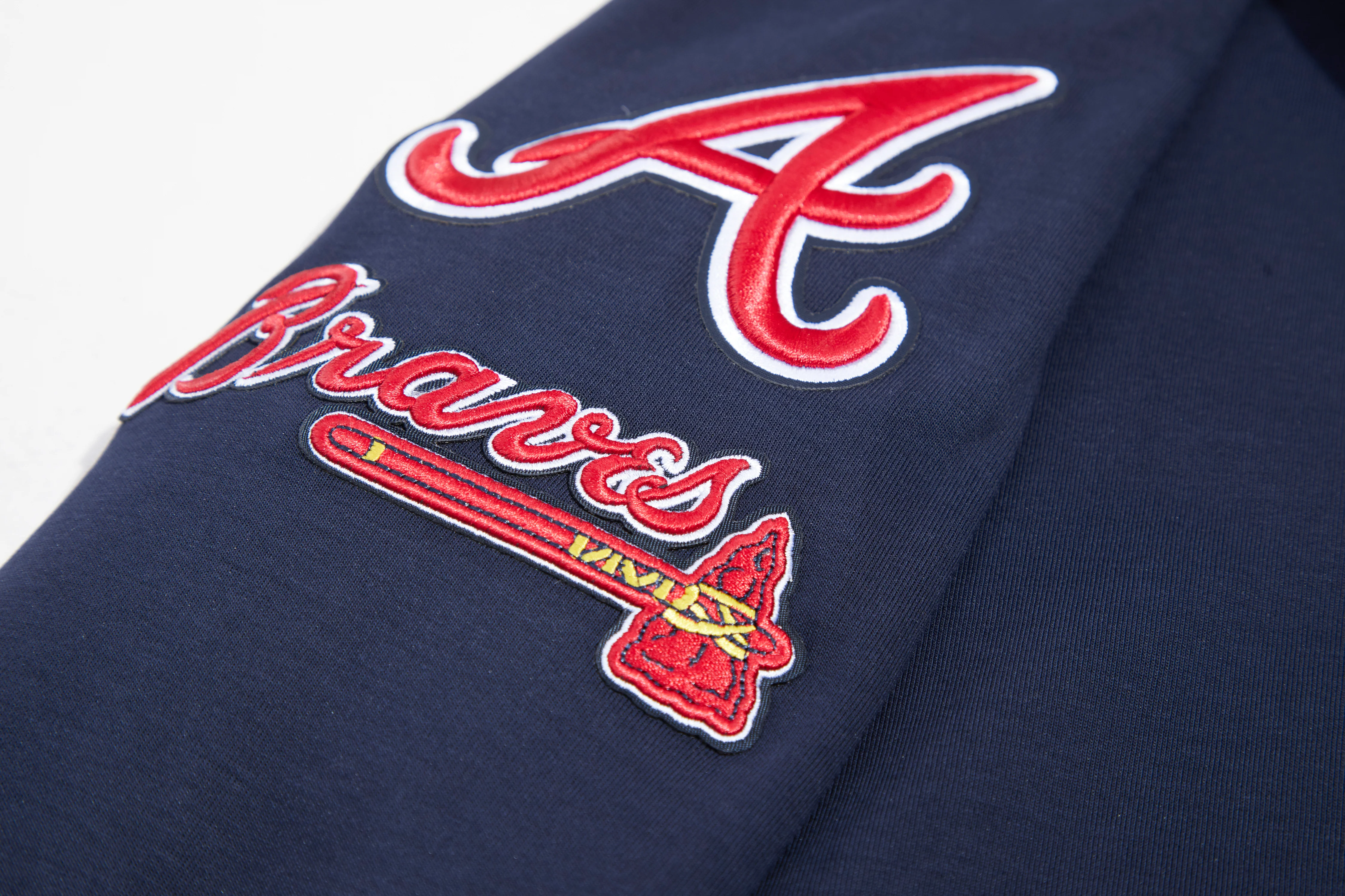 MLB ATLANTA BRAVES CLASSIC CHENILLE MEN'S PULLOVER HOODIE (MIDNIGHT NAVY) - Image 8