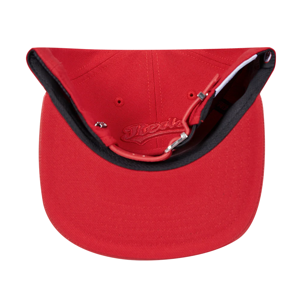 MLB CINCINNATI REDS TRIPLE TONAL PRIMARY LOGO STRAPBACK HAT (RED) - Image 6